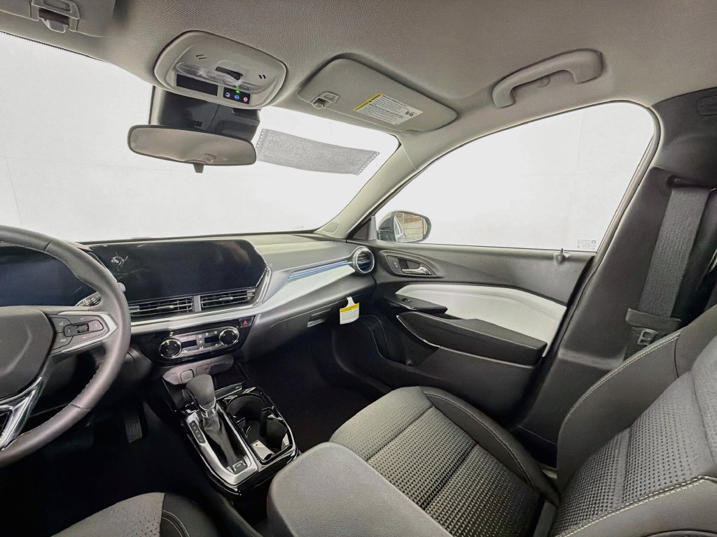 New 2026 Chevrolet Trax LT w/ Driver Confidence Package FWD image 19