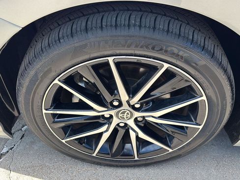 Used 2023 Toyota Camry SE image 12