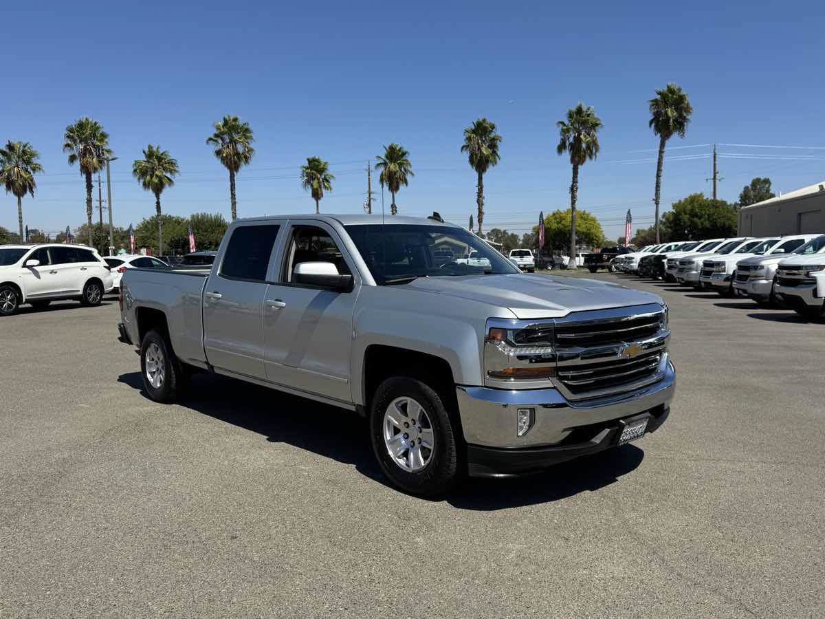 Used 2018 Chevrolet Silverado 1500 LT w/ All Star Edition AWD/4WD image 2