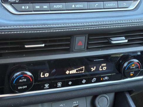 Certified 2023 Nissan Rogue SV image 15