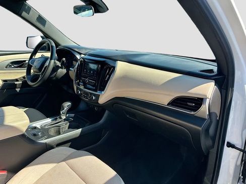 Used 2023 Chevrolet Traverse LS image 28