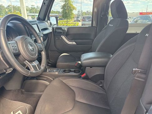 Used 2014 Jeep Wrangler Rubicon w/ Power Convenience Group AWD/4WD image 8