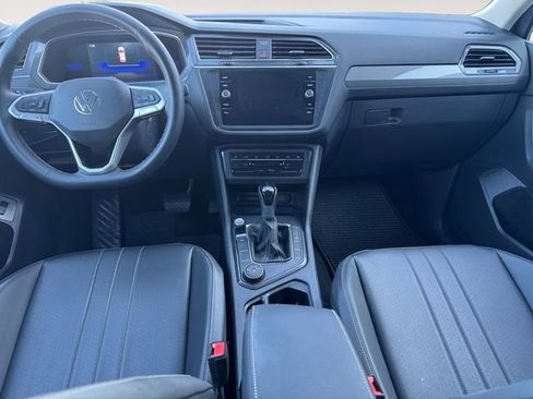 Used 2022 Volkswagen Tiguan SE image 10