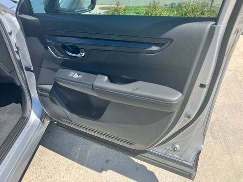Used 2025 Honda CR-V LX image 35
