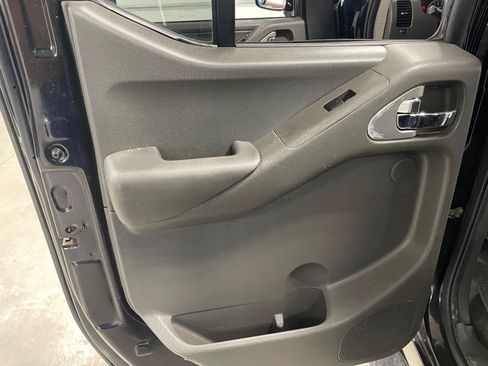 Used 2015 Nissan Frontier PRO-4X AWD/4WD image 16