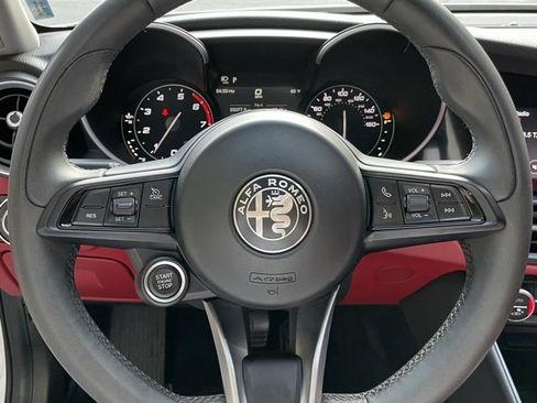 Used 2021 Alfa Romeo Giulia Sprint w/ Nero Edizione image 21