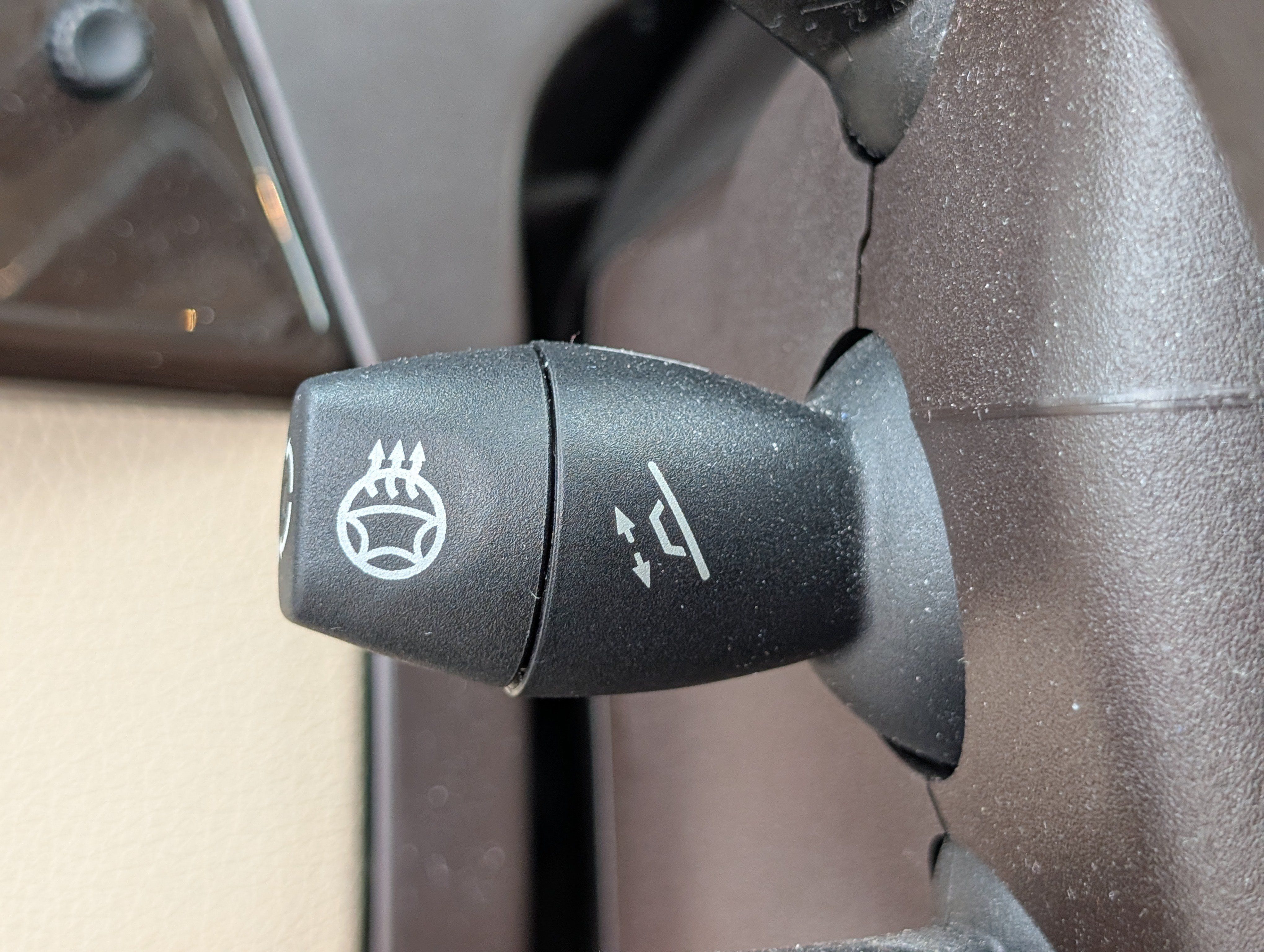 Used 2018 Mercedes-Benz GLE 350 4MATIC image 24