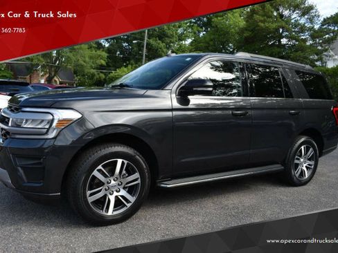 Used 2022 Ford Expedition XLT RWD image 1