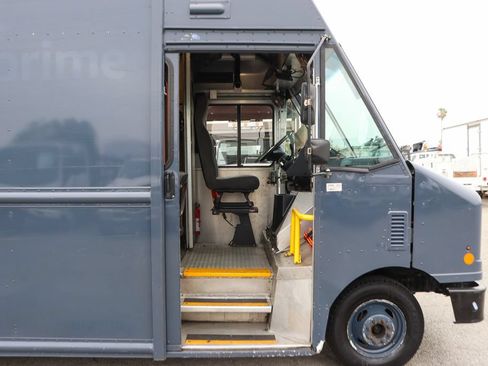 Used 2019 Ford E-450 and Econoline 450 Super Duty RWD image 35