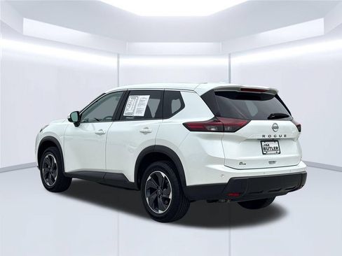 Used 2025 Nissan Rogue SV FWD image 4