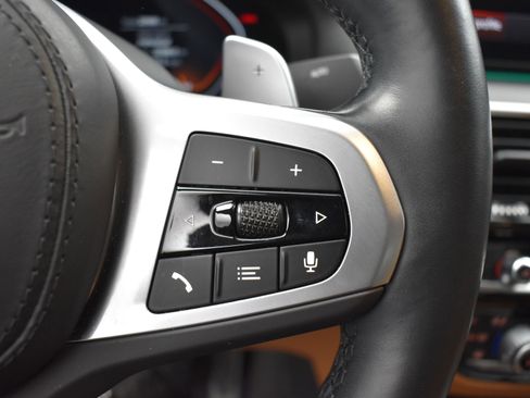 Used 2022 BMW 530i xDrive w/ M Sport Package image 11