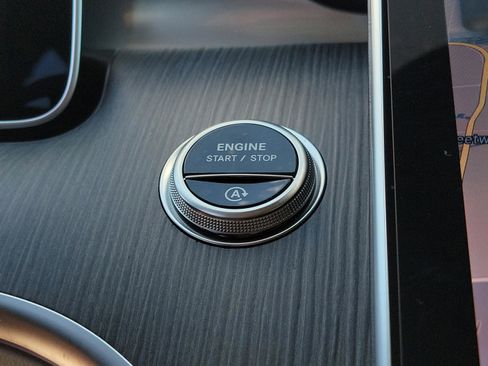 Used 2025 Mercedes-Benz C 300 Sedan image 20