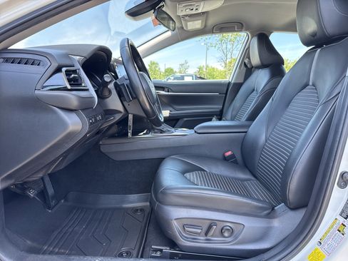 Used 2021 Toyota Camry SE FWD image 13