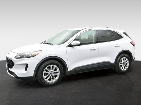 Used 2021 Ford Escape SE w/ Convenience Package FWD image 4