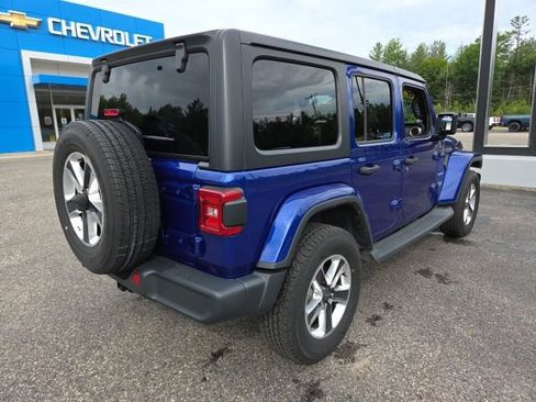 Used 2018 Jeep Wrangler Unlimited Sahara w/ Dual Top Group AWD/4WD image 25