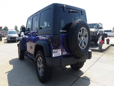 Used 2018 Jeep Wrangler Unlimited Rubicon w/ Cold Weather Group AWD/4WD image 8