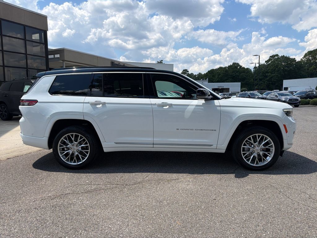 Used 2024 Jeep Grand Cherokee L Summit AWD/4WD image 13