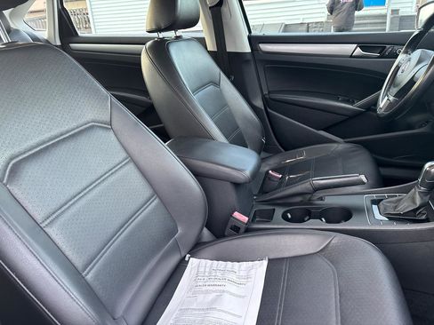 Used 2014 Volkswagen Passat 1.8T Wolfsburg Edition image 21