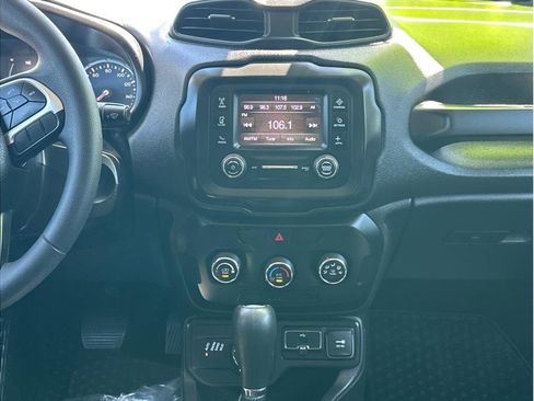 Used 2020 Jeep Renegade Sport image 17