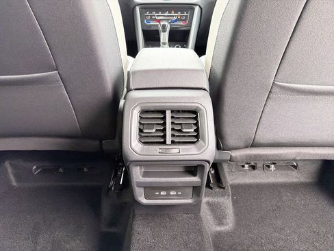 New 2026 Volkswagen Taos SE FWD image 20