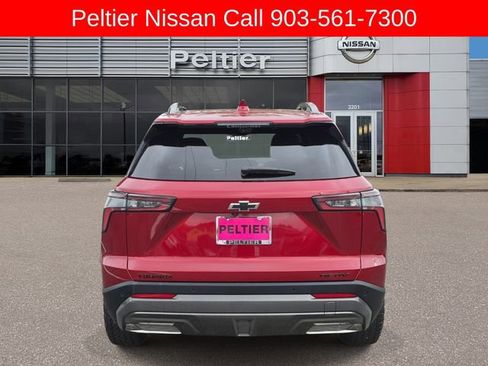 Used 2025 Chevrolet Equinox ACTIV w/ Safety and Technology Package FWD image 5