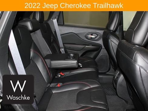 Used 2022 Jeep Cherokee Trailhawk image 23