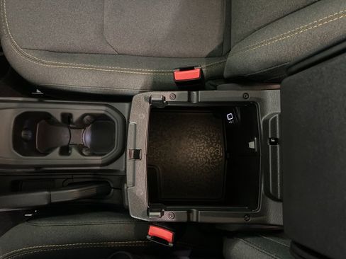 Used 2025 Jeep Gladiator Sport image 8