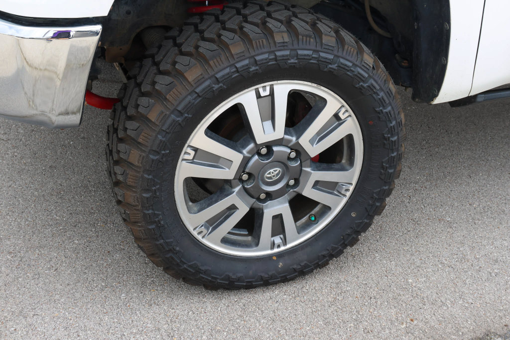 Used 2019 Toyota Tundra SR5 w/ SR5 Upgrade Package AWD/4WD image 7