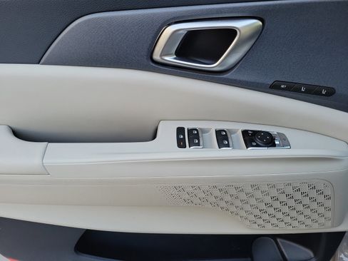 Used 2026 Kia Carnival EX FWD image 13