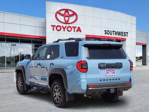 Used 2026 Toyota 4Runner SR5 AWD/4WD image 4