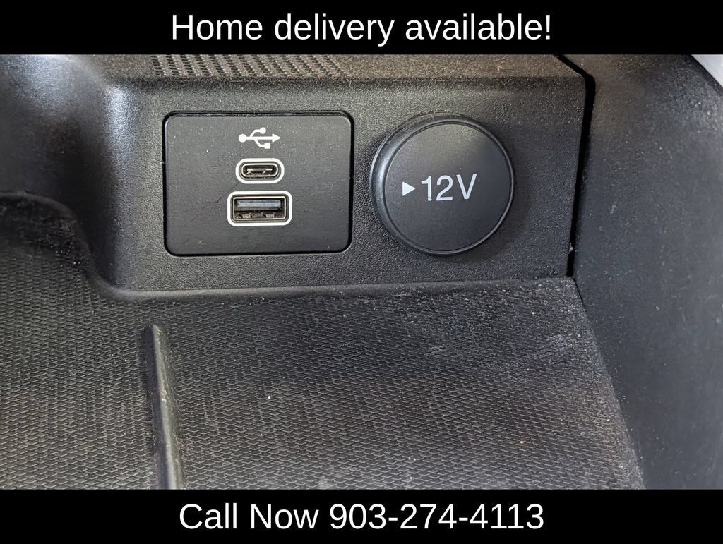 Used 2025 Ford Escape Active AWD/4WD image 17