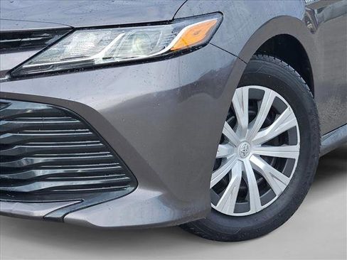 Used 2020 Toyota Camry LE image 4