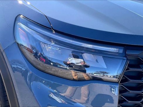 New 2026 Ford Explorer ST-Line w/ ST-Line Street Pack image 13