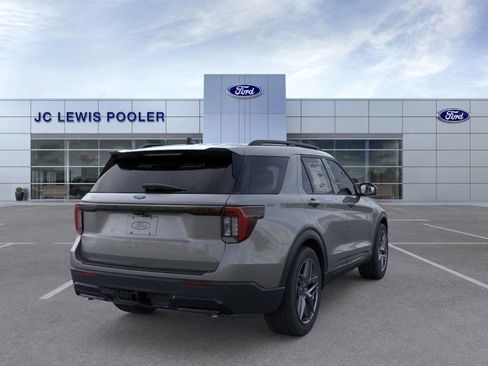 New 2026 Ford Explorer ST-Line w/ ST-Line Street Pack image 8