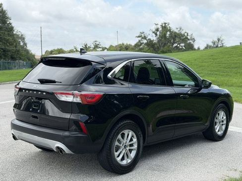 Used 2022 Ford Escape SE FWD image 5