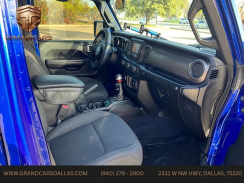 Used 2018 Jeep Wrangler Unlimited Sport S AWD/4WD image 13