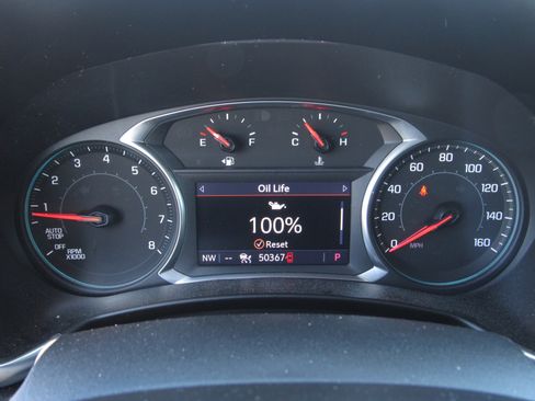 Used 2020 Chevrolet Equinox Premier image 29