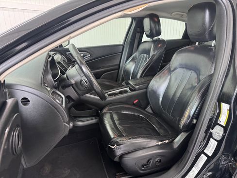 Used 2015 Chrysler 200 C image 9