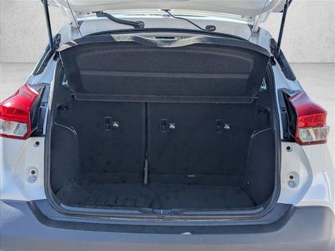 Used 2018 Nissan Kicks SV FWD image 6