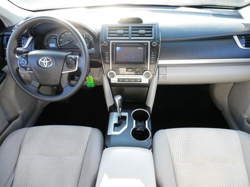Used 2013 Toyota Camry LE image 10
