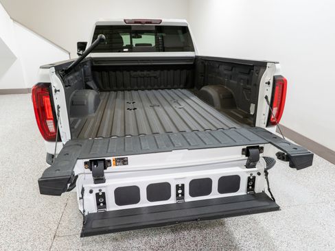Used 2022 GMC Sierra 2500 AT4 w/ AT4 Preferred Package image 11