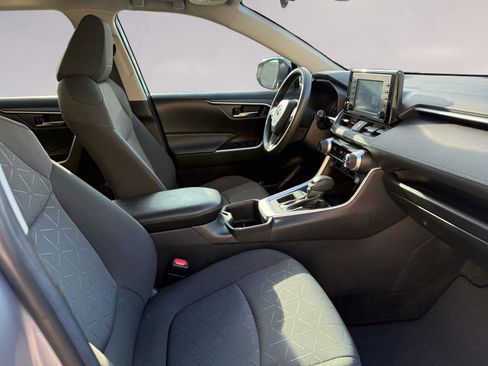 Used 2022 Toyota RAV4 XLE image 15