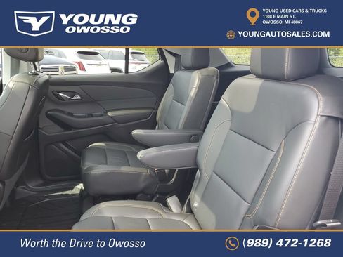 Used 2021 Chevrolet Traverse LT w/ LT Premium Package AWD/4WD image 29