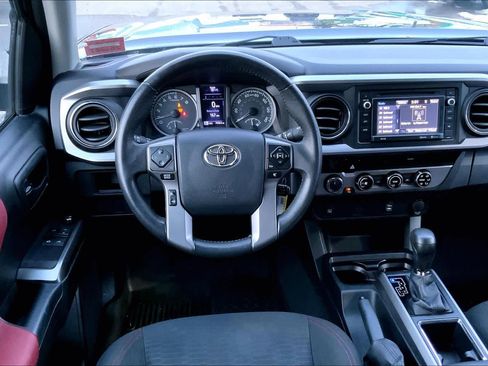 Used 2016 Toyota Tacoma SR5 w/ SR5 Appearance Package (SN) image 6