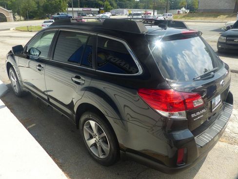 Used 2013 Subaru Outback 2.5i Limited w/ Special Appearance Pkg AWD/4WD image 7