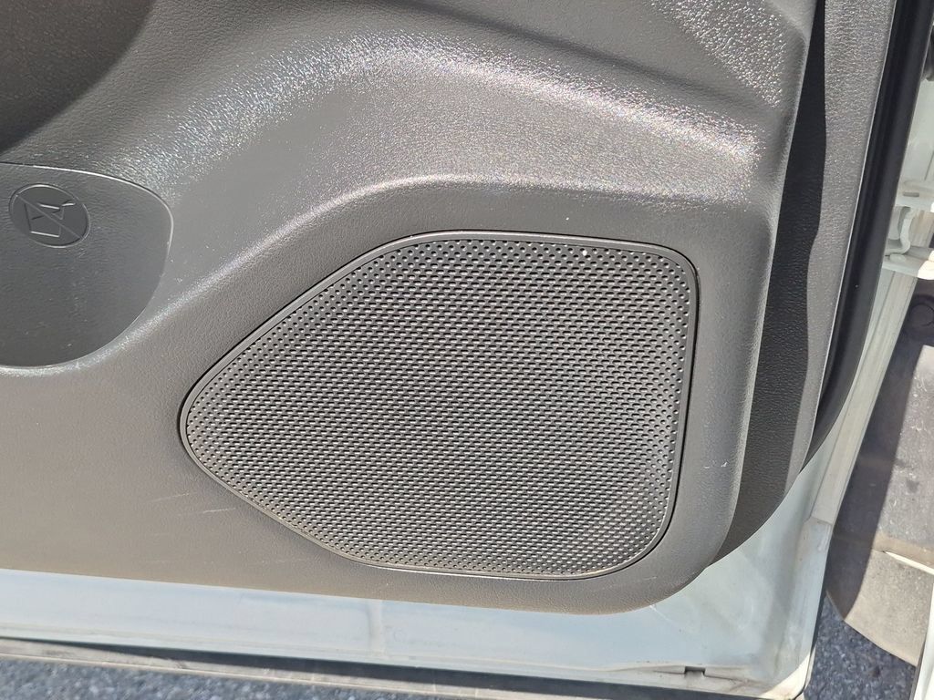 Certified 2024 Nissan Rogue SV FWD image 23