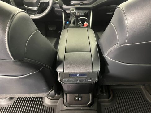 Used 2024 Toyota Highlander XLE image 37