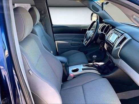 Used 2014 Toyota Tacoma PreRunner w/ TRD Sport Package image 29