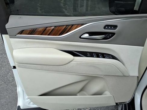 Used 2024 Cadillac Escalade Sport Platinum AWD/4WD image 30
