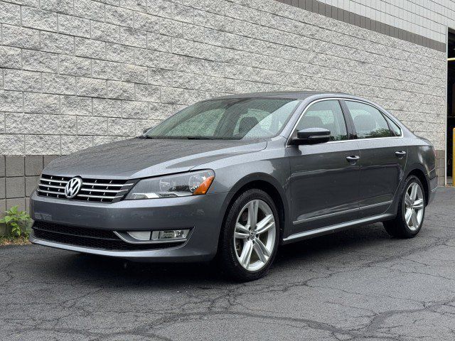 Used 2015 Volkswagen Passat TDI SEL Premium FWD image 1